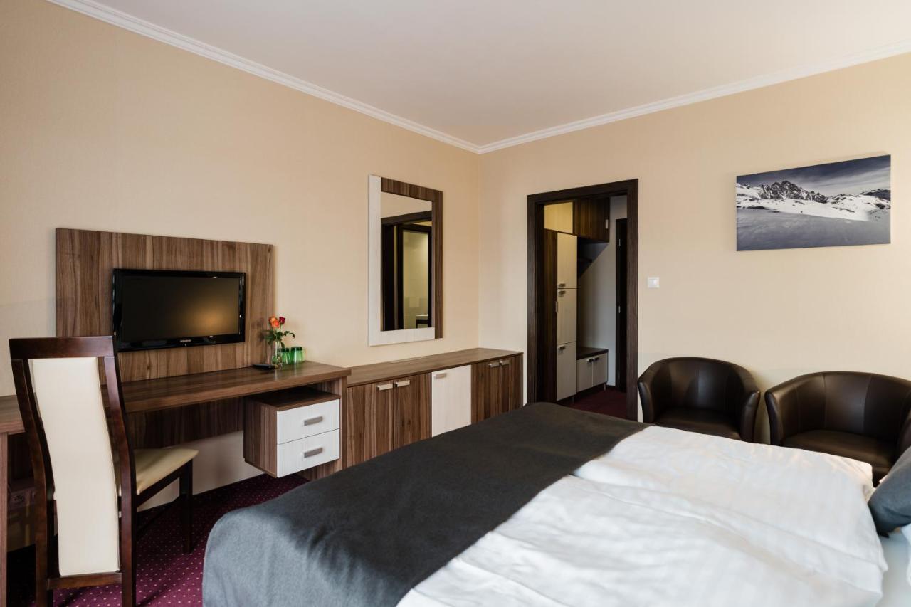 Hotel Menhard ภายนอก รูปภาพ