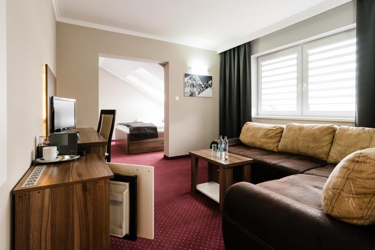 Hotel Menhard ภายนอก รูปภาพ